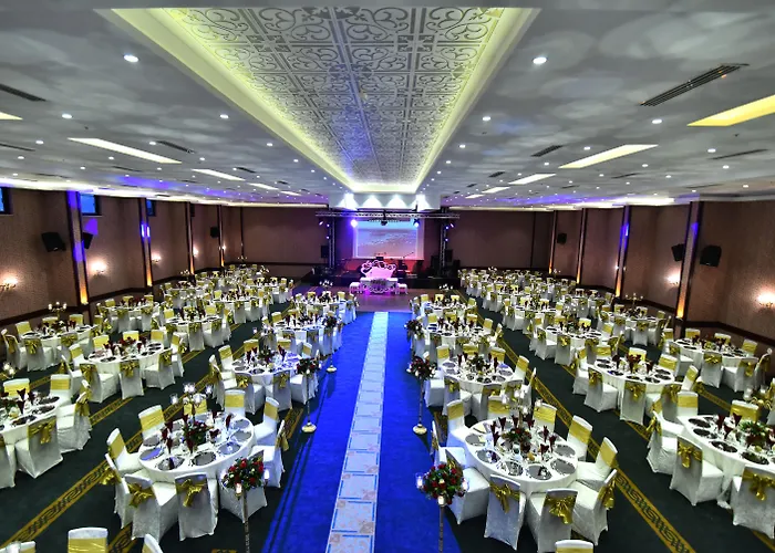 Azka Hotel